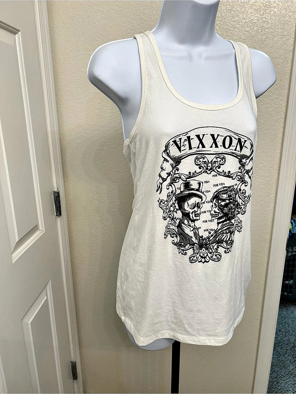 Vixxon Graphic Racerback Tank Size Large - Picture 2 of 5